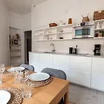 2ndhomes Mikonkatu 4 アパート